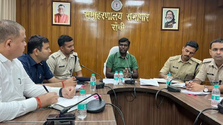 दीपावली-छठ को लेकर रांची में प्रशासन अलर्ट: घाटों पर NDRF-गोताखोर तैनात, रात 10 बजे बाद शोर पर रोक, लापरवाही पर होगी सख्त कार्रवाई