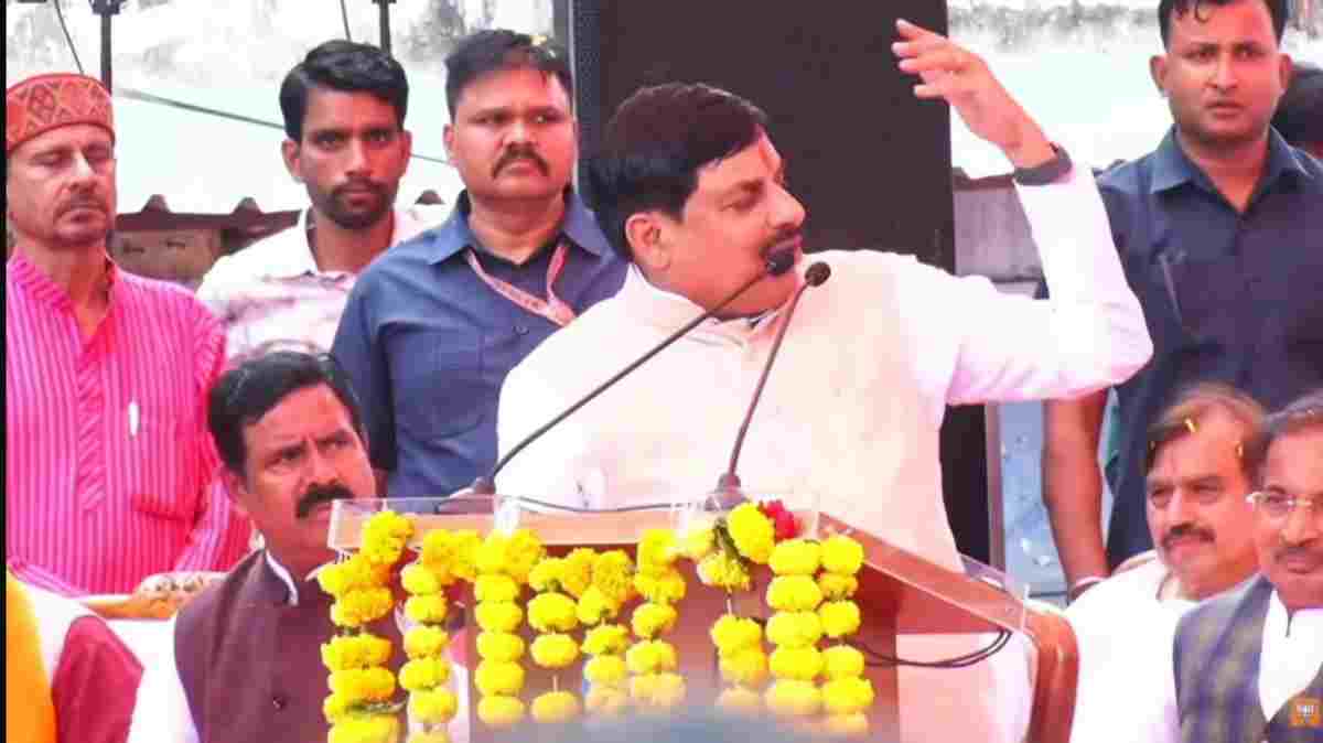 इंदौर में ‘लोकतंत्र बचाओ’ पदयात्रा से बीजेपी का राहुल गांधी पर तीखा हमला, CM डॉ. मोहन यादव बोले- ऐसा लगता है जैसे पाकिस्तान से आकर राजनीति कर रहे हों