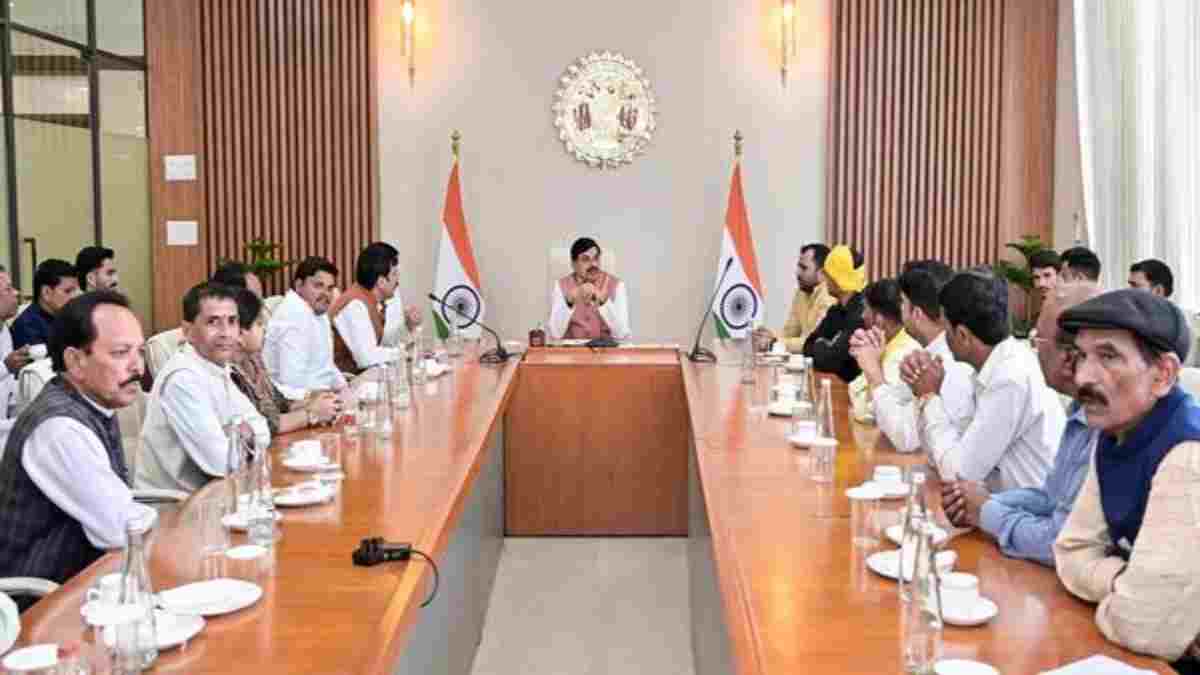 ओबीसी महासभा के प्रतिनिधि मंडल ने CM डॉ. मोहन से की भेंट, मुख्यमंत्री ने कहा- राज्य सरकार ओबीसी हितों के संरक्षण के लिए प्रतिबद्ध