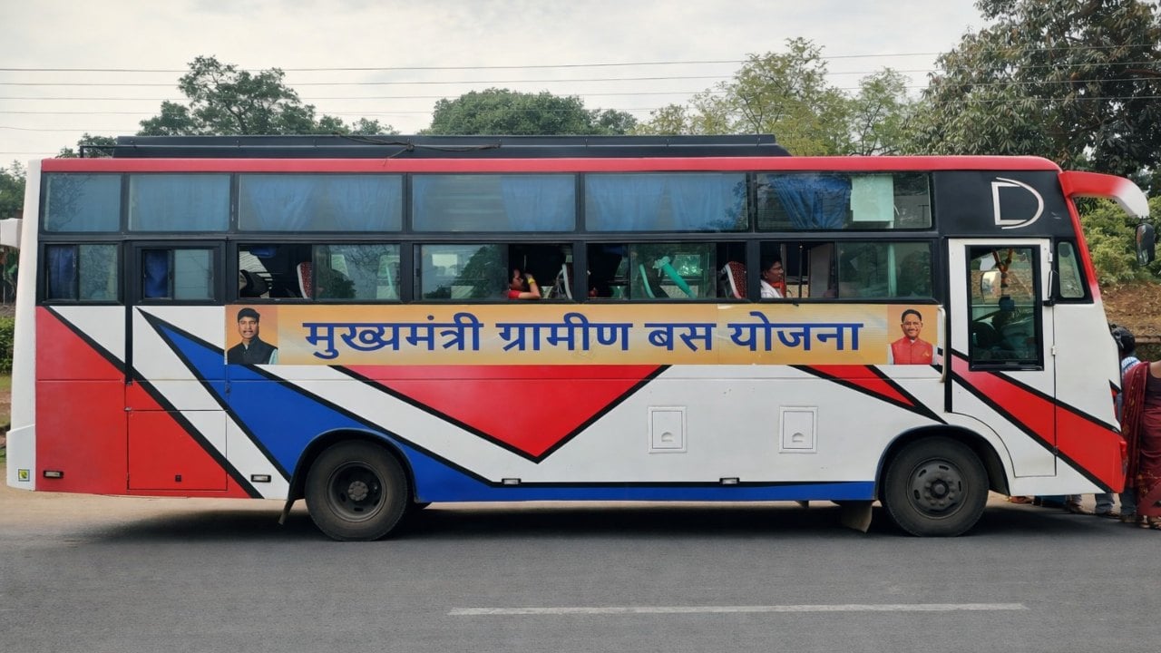 मुख्यमंत्री ग्रामीण बस योजना का एक वर्ष, 850 गांवों में पहली बार पहुंची नियमित बस सेवा