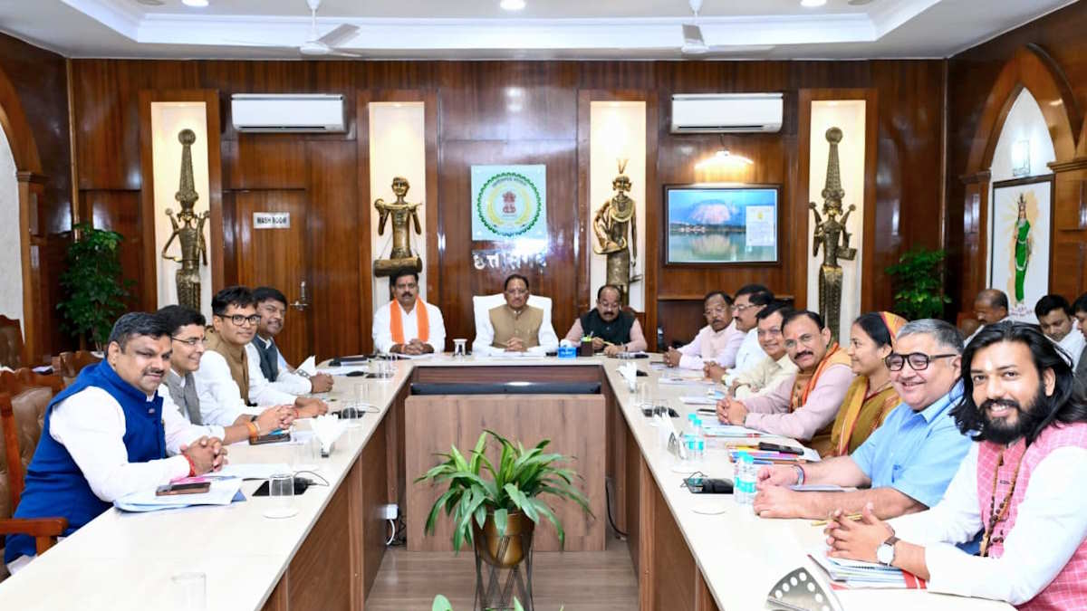 साय कैबिनेट का बड़ा फैसला, आदिम जाति विकास विभाग के नाम से जाना जाएगा जनजातीय कार्य विभाग, पूर्व अग्निवीरों की आरक्षक पद के रिक्त 36 पदों पर होगी भर्ती…