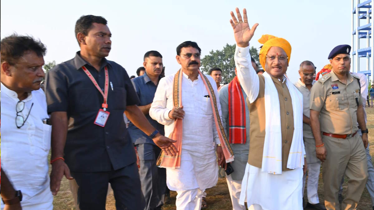 मुख्यमंत्री साय बिलाईगढ़ के ऐतिहासिक राजशाही दशहरा उत्सव में हुए शामिल, क्षेत्र के विकास के लिए की पांच बड़ी घोषणाएं…