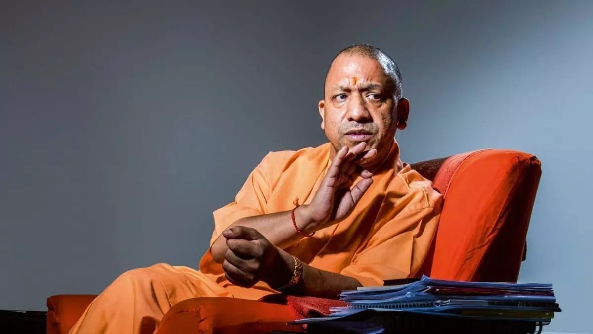 दुर्गा पंडालों की सुरक्षा पर CM योगी सख्त! अफसरों को फील्ड में डटे रहने के निर्देश, कोताही पर होगी सीधी कार्रवाई