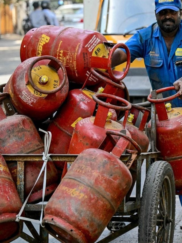 2 अक्टूबर को सिलेंडर सस्ता हुआ या महंगा? बुक करने से पहले जान लें ताजा रेट