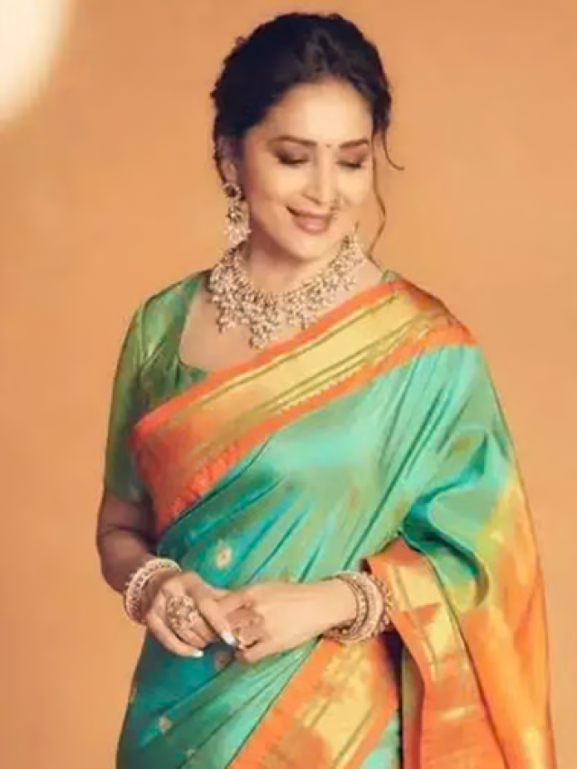Navratri Day 6 Colour: नवरात्रि के छठे दिन पहनें इस रंग के कपड़े