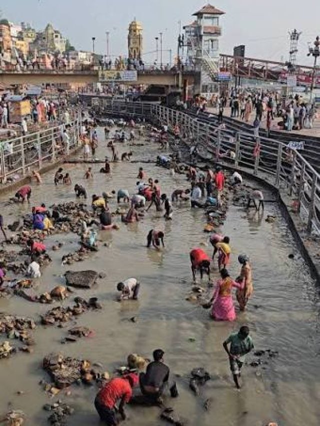 हरिद्वार में गंगा बंदी के दौरान महासफाई अभियान, आठ टन कूड़ा हटाया…