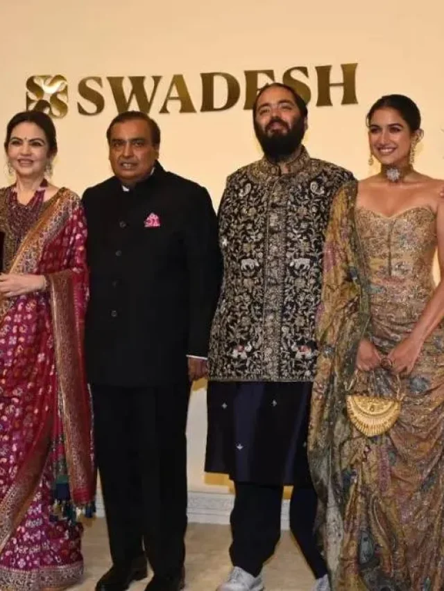 रश्मिका-कृति से आमिर-गौरी तक, अंबानी परिवार के इवेंट में लगा सितारों का मेला