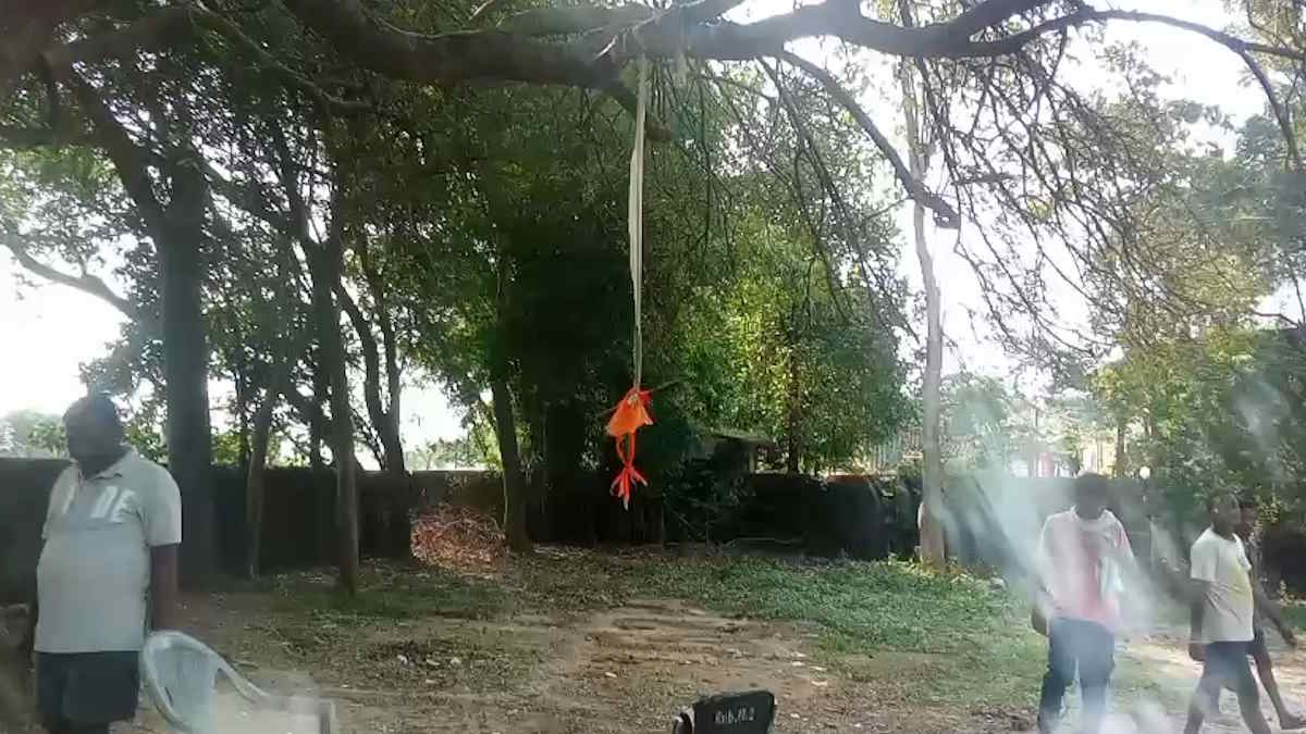 मासूम की छोटी सी चूक साबित हुई जानलेवा, स्कूल में झूले में खेलते समय रस्सी फंसने से चौथी के छात्र की हुई मौत…