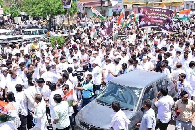 देहरादून में जनसैलाब! पेपर लीक, बेरोजगारी और महिला सुरक्षा को लेकर कांग्रेस का हल्ला बोल, जानें न्याय यात्रा की खास बातें