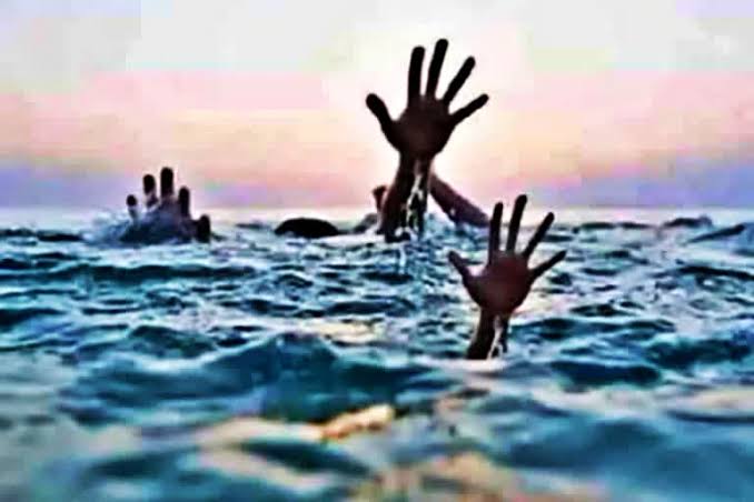 Jharkhand News: स्मॉल फॉल में नहाना पड़ा भारी, दो ममेरे-फुफेरे भाइयों की डूबने से मौत, एक का शव बरामद
