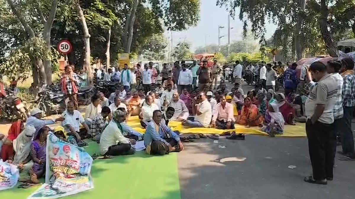 22 से 25 हजार रुपए प्रति एकड़ रेघा पर जमीन लेकर कंपनी नहीं दे रही पैसा, आक्रोशित किसानों ने किया नेशनल हाइवे जाम