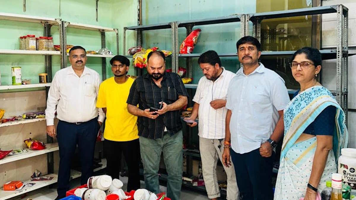 मुंढे के नेतृत्व में FDA ने रिटेलर्स और गोदामों पर मारा छापा, मिला 33 करोड़ रुपए का एक्सपायर्ड स्टॉक