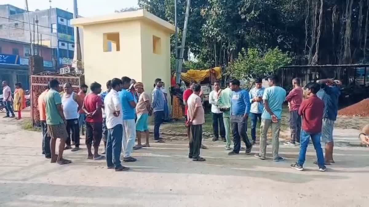 Jharkhand News: गुमला में तेज रफ्तार ट्रक ने स्कूटी को मारी टक्कर, दो युवकों की मौके पर मौत, शादी से पहले घर में पसरा मातम