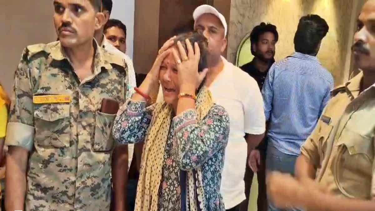 Hazaribagh News: हाईकोर्ट की महिला अधिवक्ता अनुष्का चक्रवर्ती की संदिग्ध मौत, फ्लैट में मिला शव,पति पर प्रताड़ना का आरोप