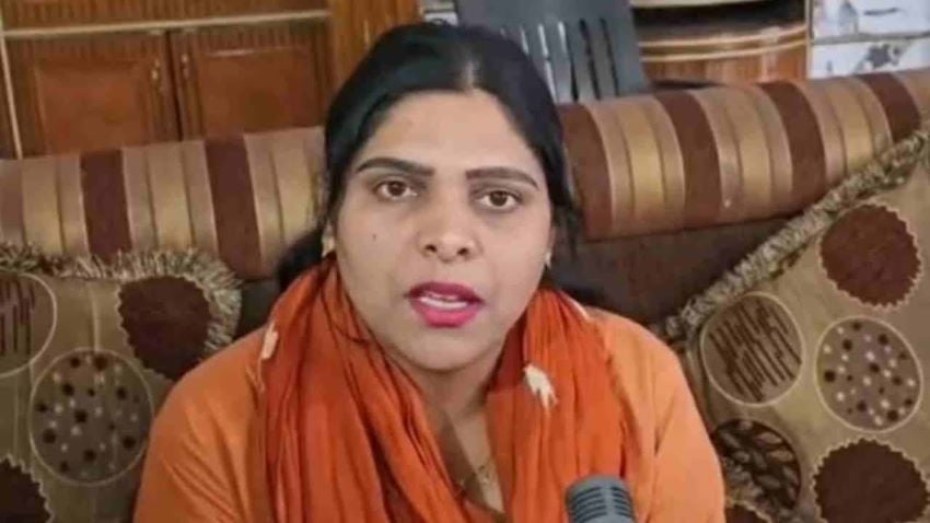 ‘दिमाग में आते थे सुसाइड के ख्याल…’ उर्मिला सनावर की गिरफ्तारी के बाद मीडिया के सामने आईं दीपिका राठौर