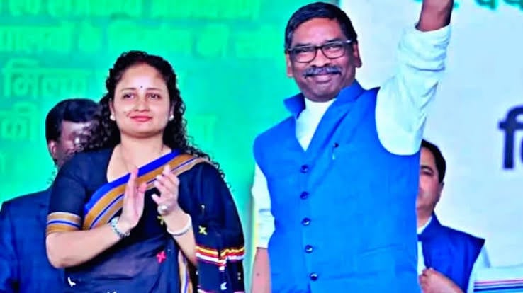दिल्ली रवाना हुए CM हेमंत सोरेन – कल्पना सोरेन,1 नवंबर की इंडिया गठबंधन की रैली में होंगे शामिल