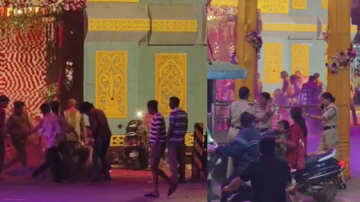 दुर्गा पंडाल में जमकर चले लात-घूंसे, दो युवकों को जमीन पर गिराकर पीटा, पुलिसकर्मी बने रहे तमाशबीन, देखें VIDEO…