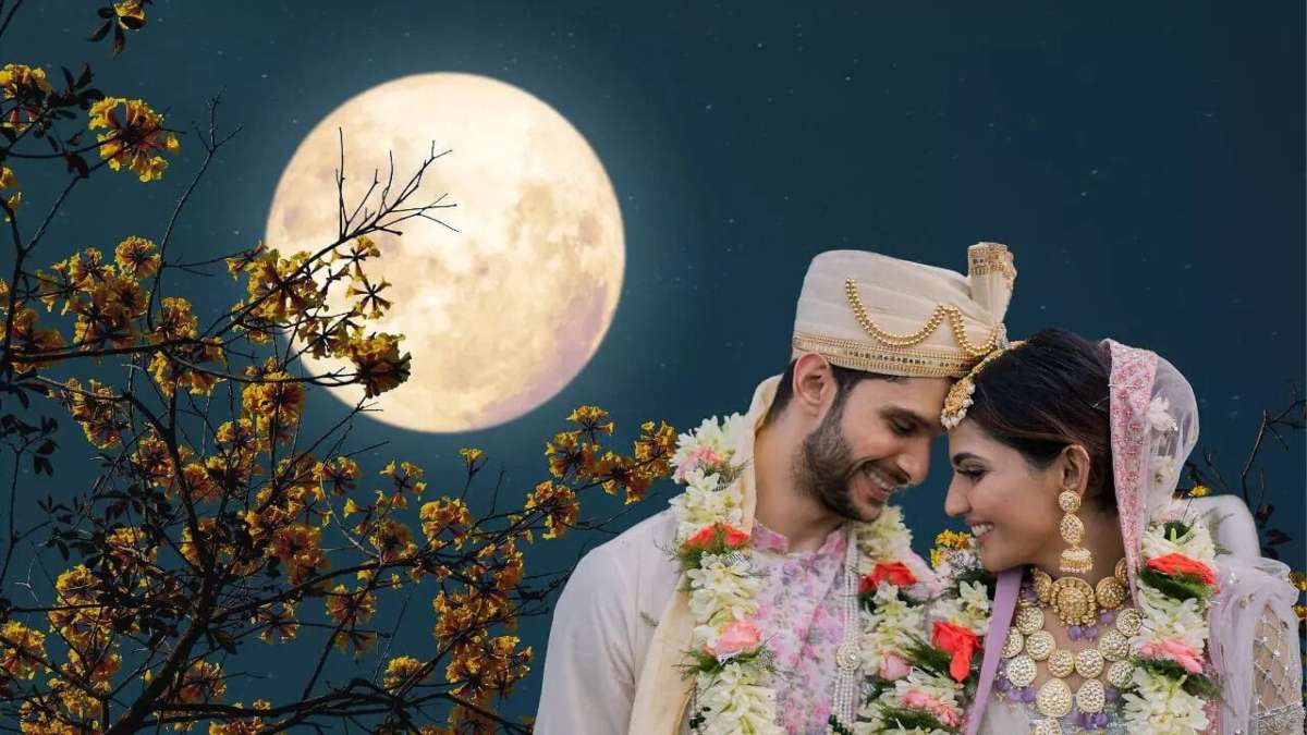 शरद पूर्णिमा: शादी की बाधाएं दूर करने के लिए करें ये उपाय, जल्द बजेगी शहनाई!