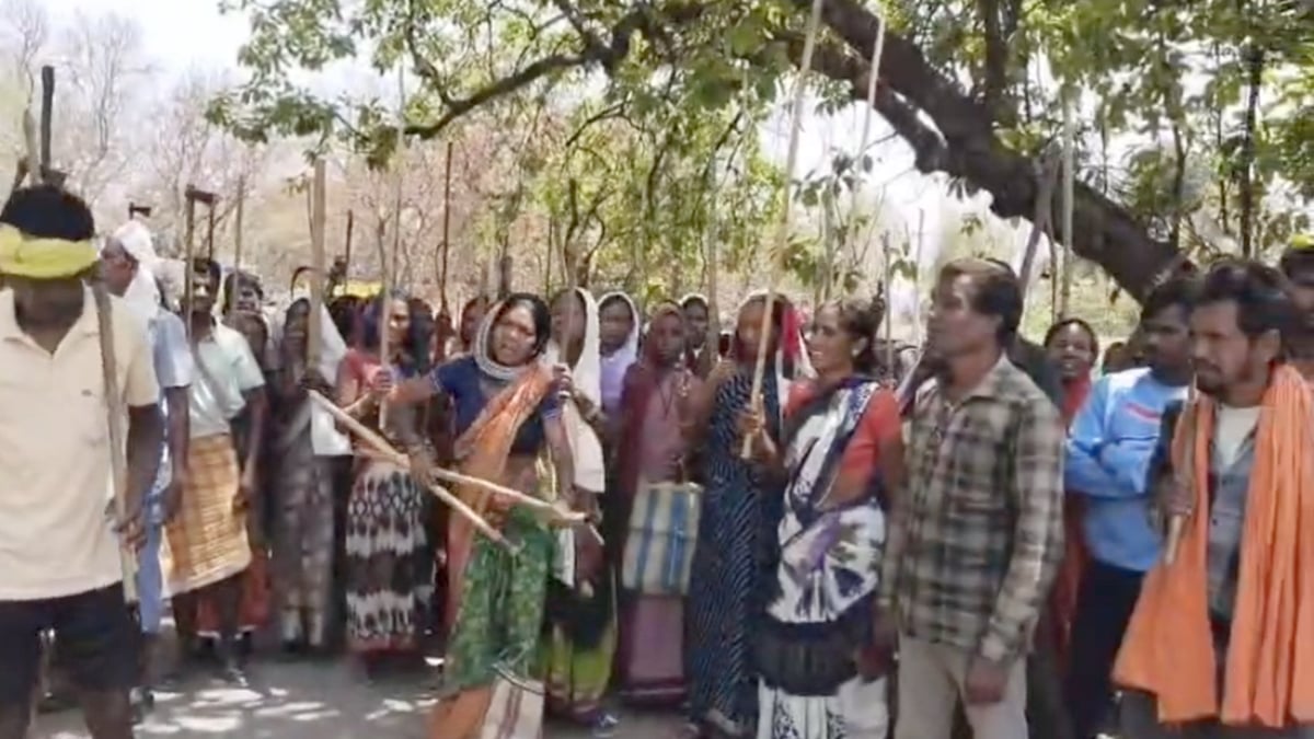 CG News : आरोपियों को पकड़ने पहुंची पुलिस को ग्रामीणों ने घेरा, बदसलूकी का आरोप, मामला दर्ज