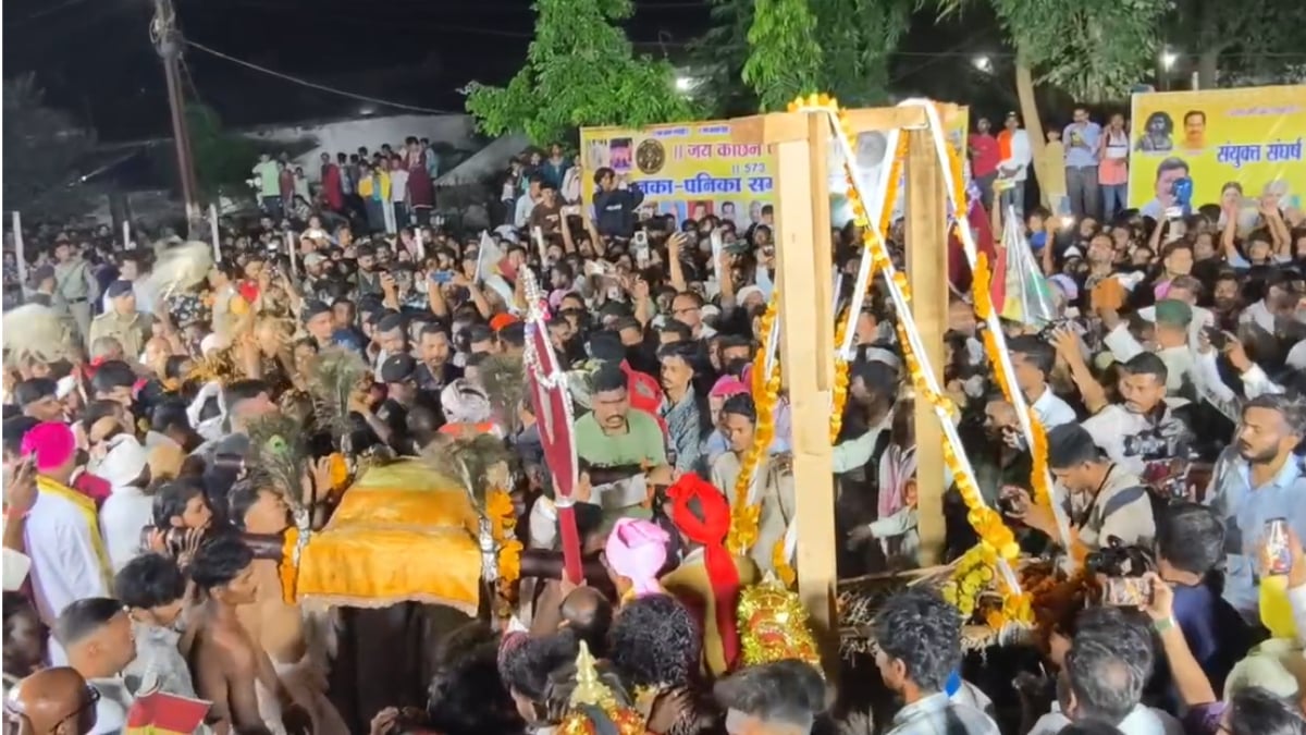 600 साल पुरानी परंपरा कायम : कांटों के झूले पर लेटकर काछनदेवी ने दी बस्तर दशहरा की अनुमति