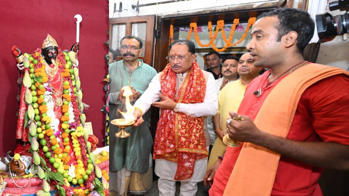 मुख्यमंत्री साय ने कालीबाड़ी मंदिर और दुर्गा पूजा पंडाल में टेका माथा, प्रदेशवासियों की खुशहाली के लिए मांगा आशीर्वाद