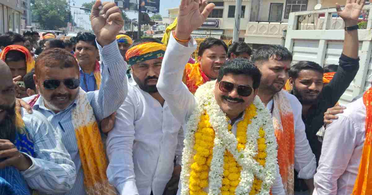 चुनाव, चुनौती और चेतावनी: मिल्कीपुर के पूर्व विधायक 27 के चुनावी रण में ठोकेंगे ताल, बाबा गोरखनाथ ने बयान देकर बढ़ाई सियासी सरगर्मी