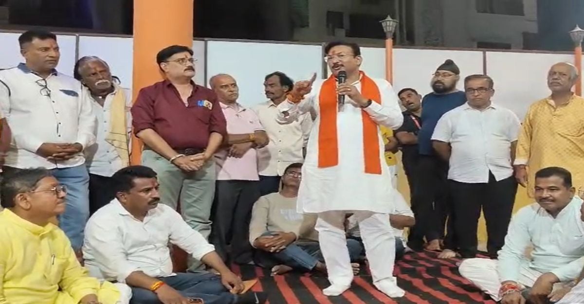 सांसद ने दिया ‘हम दो, हमारे पांच’ का नारा: बोले- ‘कम से कम 5 बच्चे पैदा करें हिंदू, शास्त्र के साथ शस्त्र उठाना भी जरूरी’
