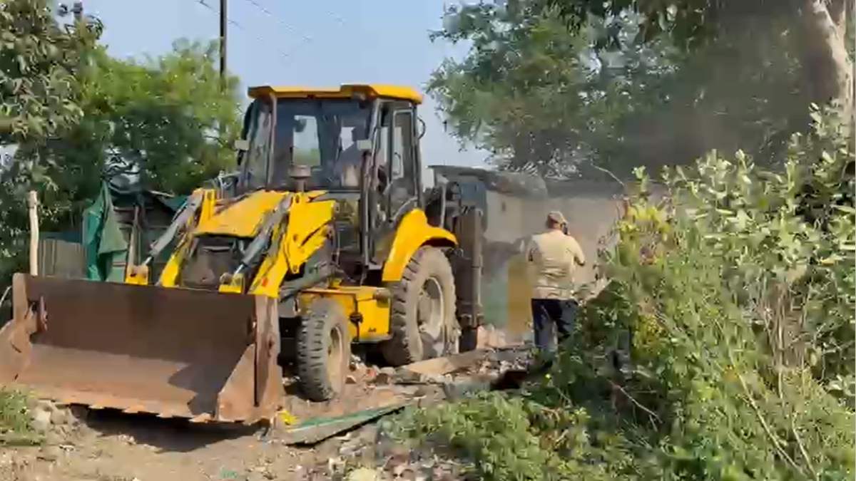 RE-2 सड़क मार्ग से हटेगी बाधाः 300 से अधिक मकानों और निर्माणों को तोड़ने की कार्रवाई शुरू, 3 साल से अटकी कनेक्टिविटी होगी पूरी