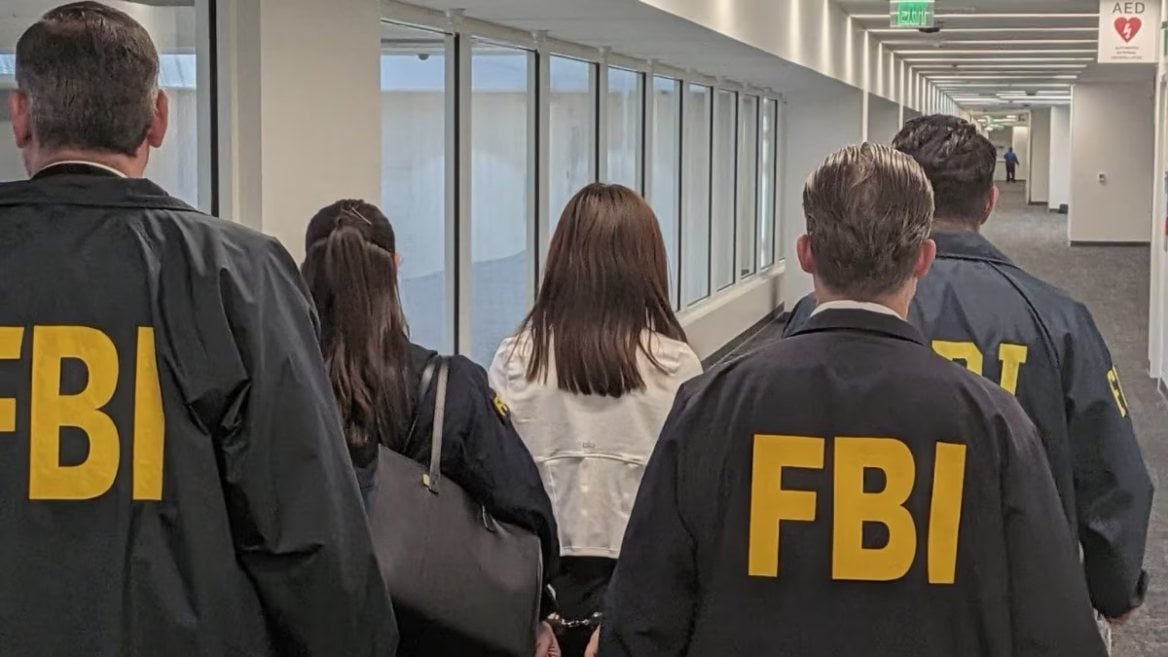 चीन के लिए जासूसी के शक में FBI ने महिला को धर-दबोचा, ताइवान के राष्ट्रपति के परिवार की जासूसी का लगा आरोप