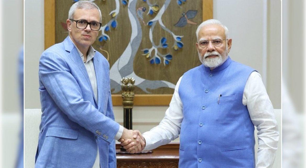J&K CM ने PM मोदी 25 साल के सफर पर दिया बड़ा बयान, INDIA गठबंधन के प्रदर्शन पर भी दी प्रतिक्रिया