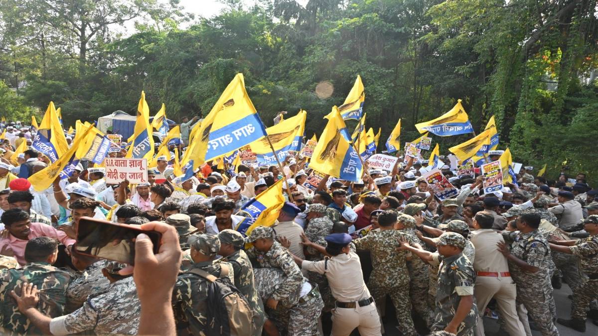 CEC ज्ञानेश कुमार के खिलाफ राजधानी में AAP का विशाल प्रदर्शन, इस्तीफा नहीं देने पर उग्र आंदोलन की दी चेतावनी