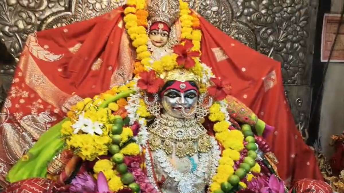 Sharad Navratri 2026: पहले दिन मां हरसिद्धि में उमड़े श्रद्धालु, सुबह से दर्शन के लिए लगी कतारें, 51 शक्तिपीठों में शामिल, माता सती की कोहनी गिरने की मान्यता