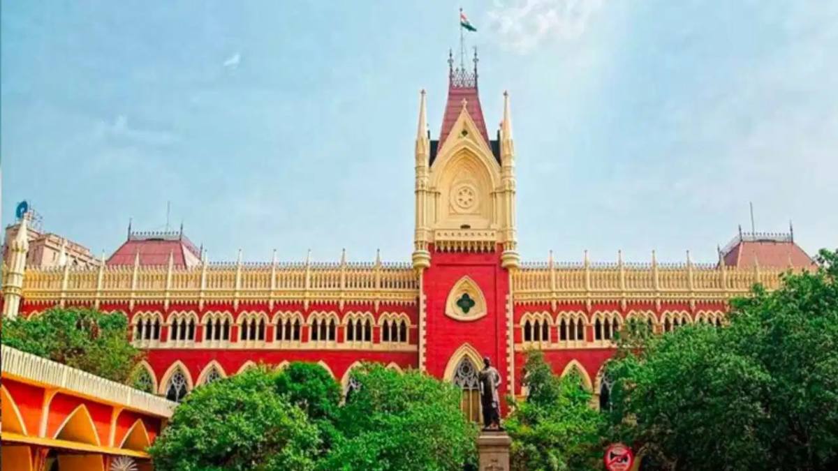 कोलकाता HC ने अदालतों में पान, गुटखा, सिगरेट पर प्रतिबंध तथा मेटल डिटेक्टर से जांच का दिया प्रस्ताव, अंतिम निर्णय लेना बाकी