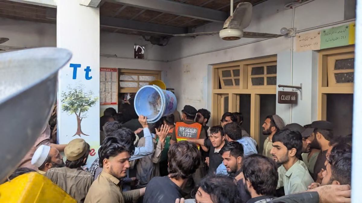 पाकिस्तान के पेशावर में एक दर्दनाक हादसे में 28 बच्चों की मौत, सभी 7 से 13 साल के बीच के, 40 से ज्यादा घायल