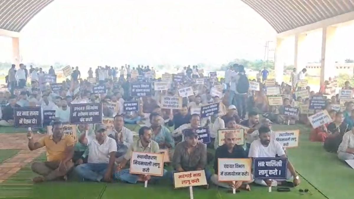 VB-G RAM G के तकनीकी सहायकों की राज्य स्तरीय हड़ताल, नियमितीकरण की मांग को लेकर प्रदर्शन
