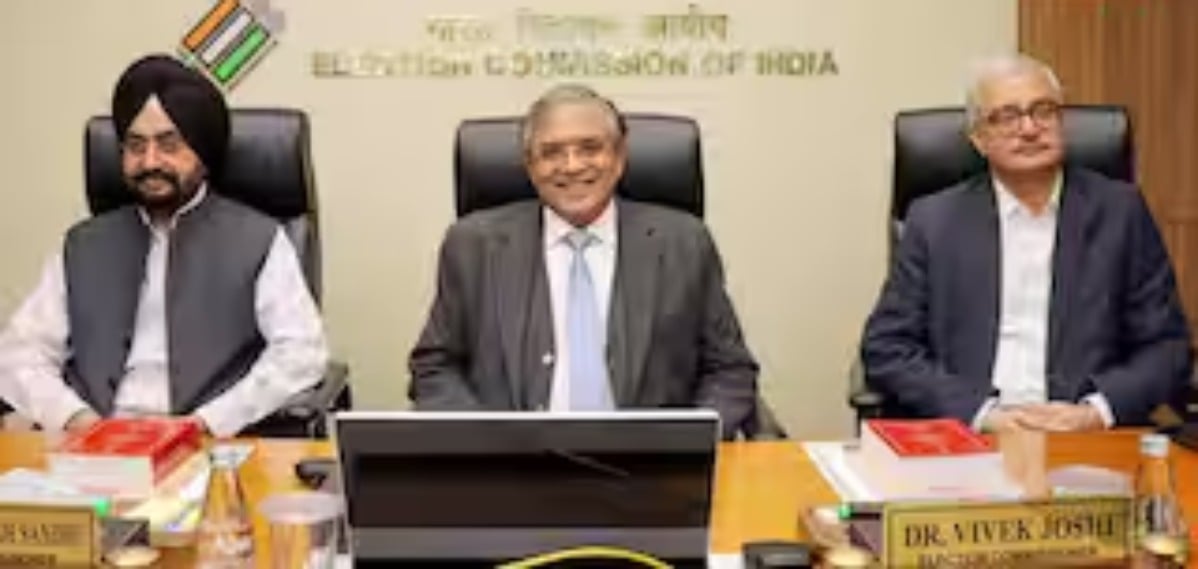 SIR विवाद बीच चुनाव आयोग का बड़ा ऐलान, 17 राज्यों में SSR करने का आदेश जारी किया