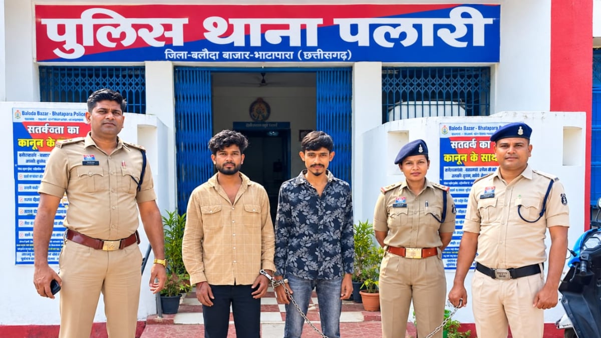 बलौदाबाजार पुलिस की बड़ी कार्रवाई, जिला बदर आदेश तोड़कर घूम रहे दो बदमाश गिरफ्तार