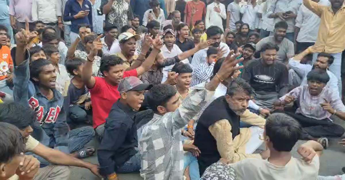 12 वर्षीय मासूम बच्ची की नृशंस हत्या के बाद भड़का आक्रोशः थाने के बाहर चक्काजाम और हंगामा, आरोपी मुबीन गिरफ्तार, फांसी व बुलडोजर कार्रवाई की मांग