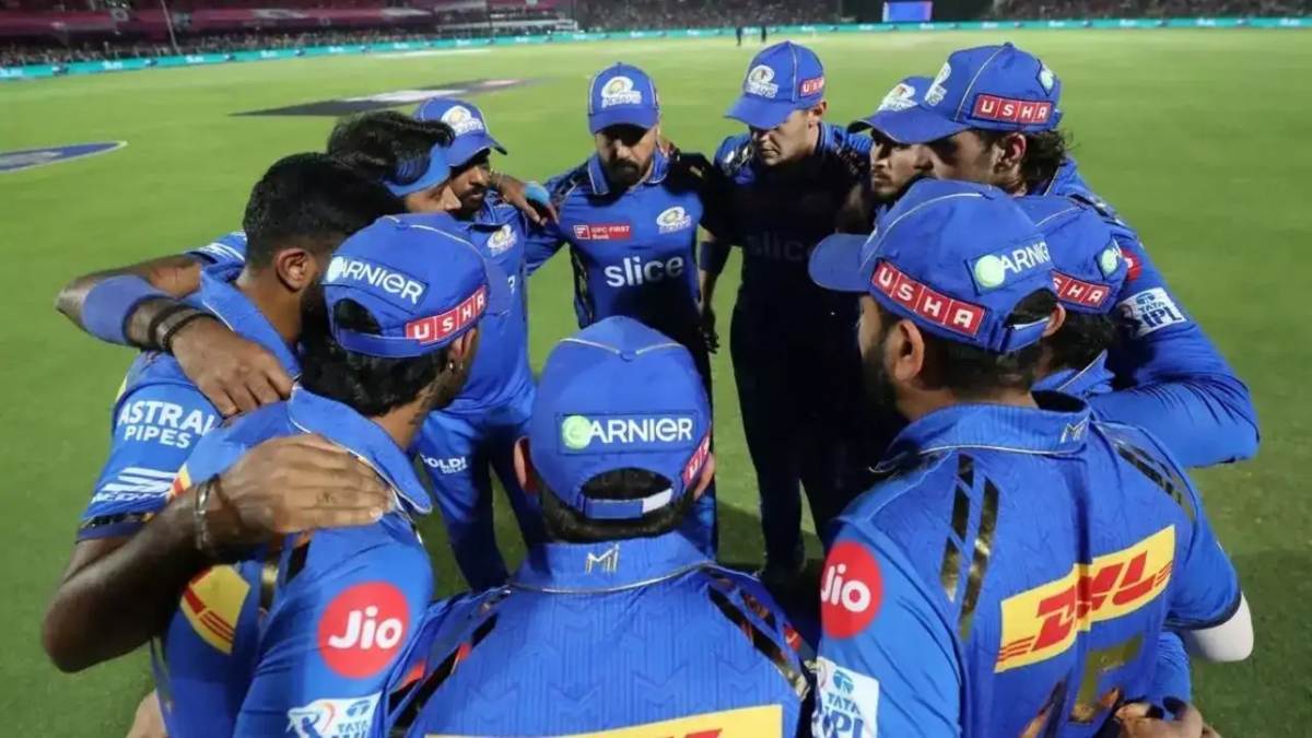 IPL 2027 से पहले मुंबई को झटका, 3 बार खिताब जिताने वाले कोच ने छोड़ा फ्रेंचाइजी का साथ, हेड कोच के पद से दिया इस्तीफा