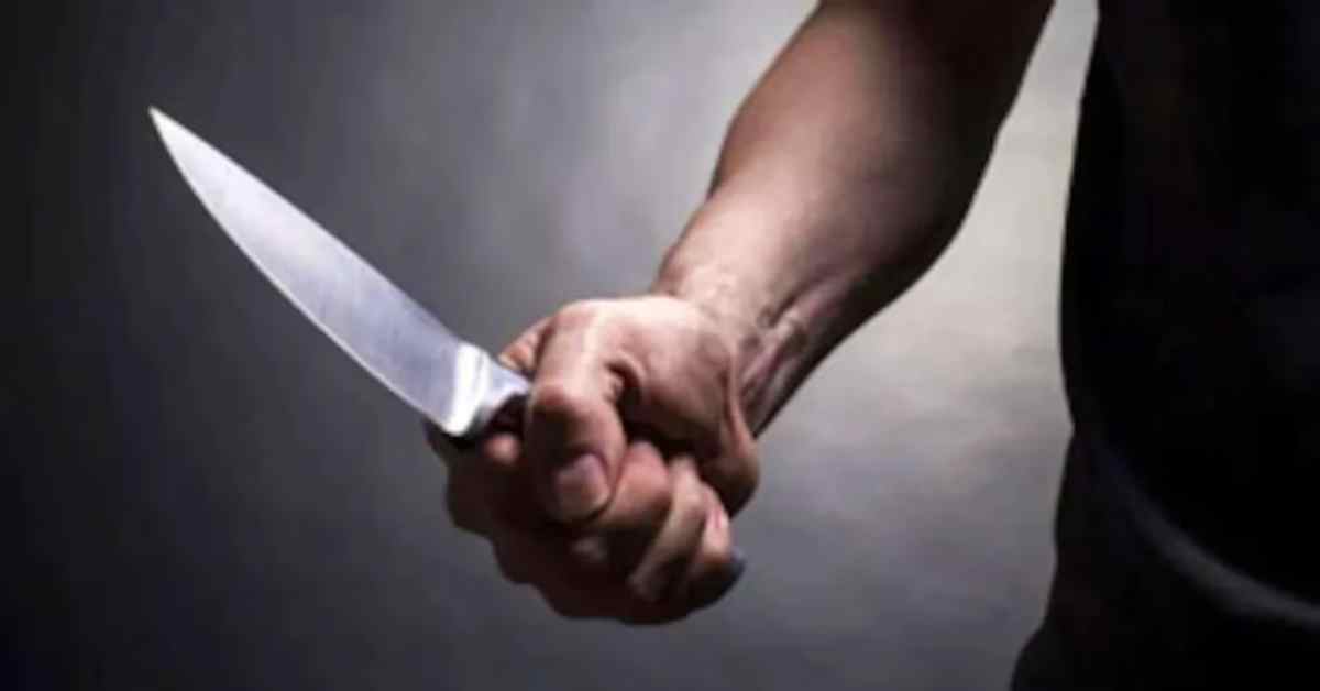 योगी सरकार में कोई सेफ नहीं! घर के बाहर बुलाकर बदमाशों ने अधिवक्ता पर किया जानलेवा हमला, ये ‘गुंडाराज’ नहीं तो और क्या ?