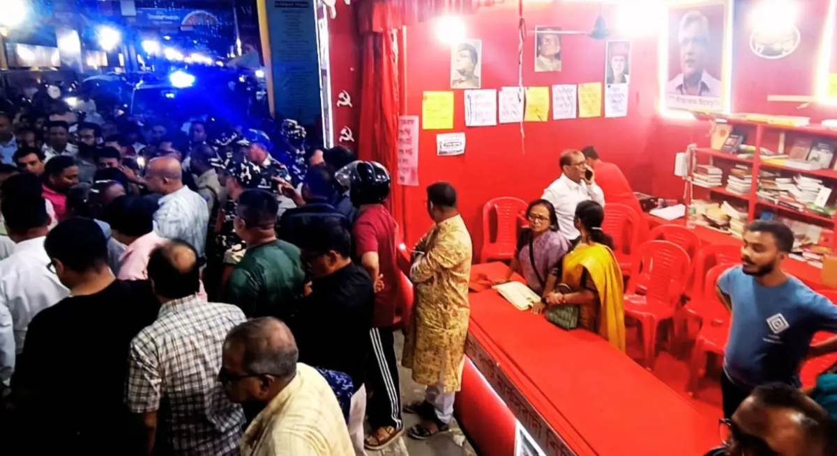 बंगाल में CPIM के बुक स्टॉल में तोड़फोड़, भाजपा नेता गिरफ्तार