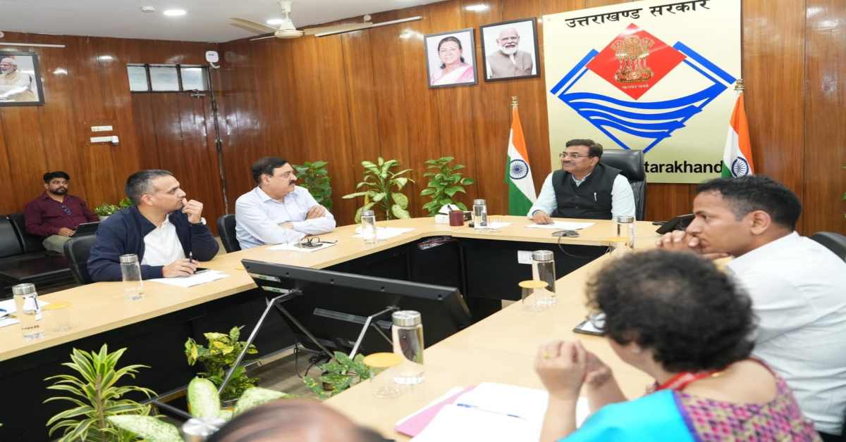 सुरक्षा से कोई समझौता नहीं! 108 एम्बुलेंस सेवा पर मुख्य सचिव का बड़ा एक्शन, 3 लाख KM दौड़ चुकीं 50 गाड़ियां बदलने के निर्देश