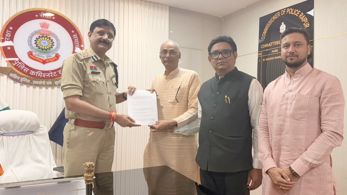 निजी मेडिकल कॉलेजों पर अधिक फीस वसूली का आरोप, पुलिस कमिश्नर से कार्रवाई की मांग