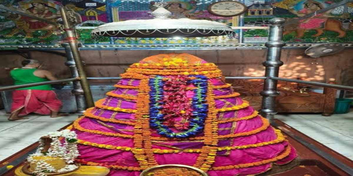 माता सती की कथा से जुड़ा है यह मंदिर, जहां पिंडी स्वरूप और यज्ञ कुंड की होती है पूजा….
