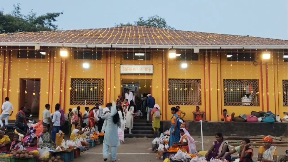 मुरिया दरबार की परंपरा पर विवाद : कांग्रेस ने कहा- आदिवासी आस्था से हो रहा खिलवाड़, सांसद कश्यप बोले – पुरानी व्यवस्था कायम