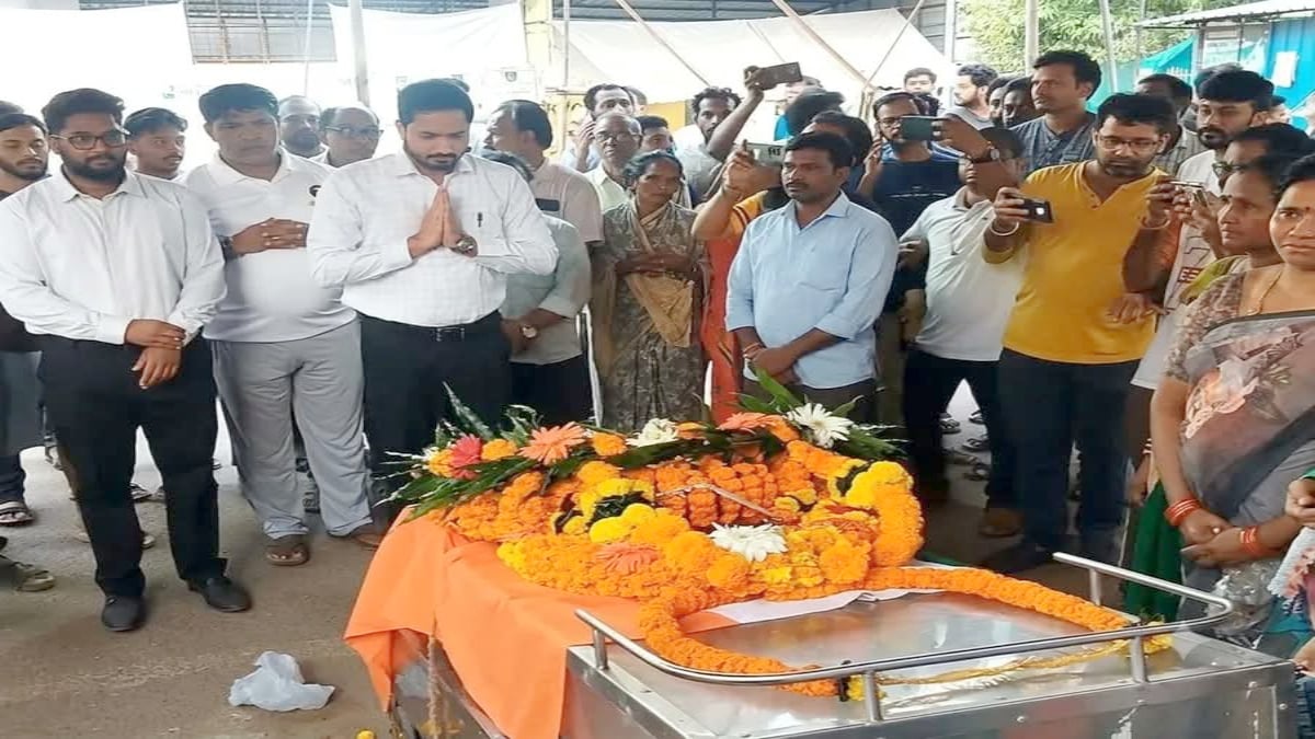 नागालैंड में शहीद असम राइफल्स के जवान वी. तेजा का सैन्य सम्मान के साथ अंतिम संस्कार, दिसंबर में होने वाली थी शादी