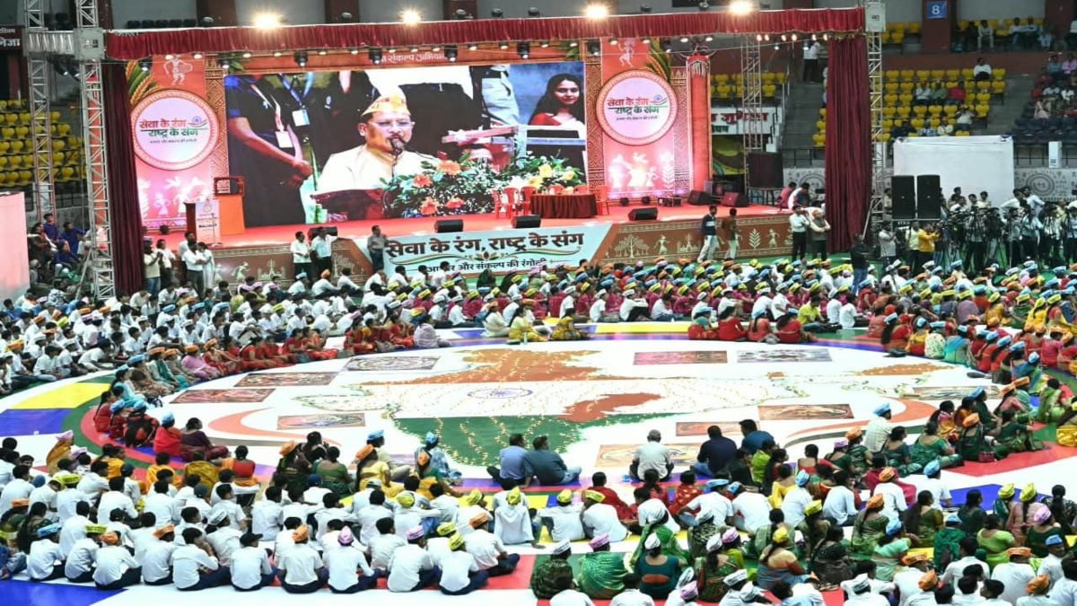 ‘सेवा के रंग, राष्ट्र के संग’ : सीएम साय ने कहा – प्रधानमंत्री मोदी के सार्वजनिक जीवन के 25 वर्ष सेवा, सुशासन और जनकल्याण को समर्पित