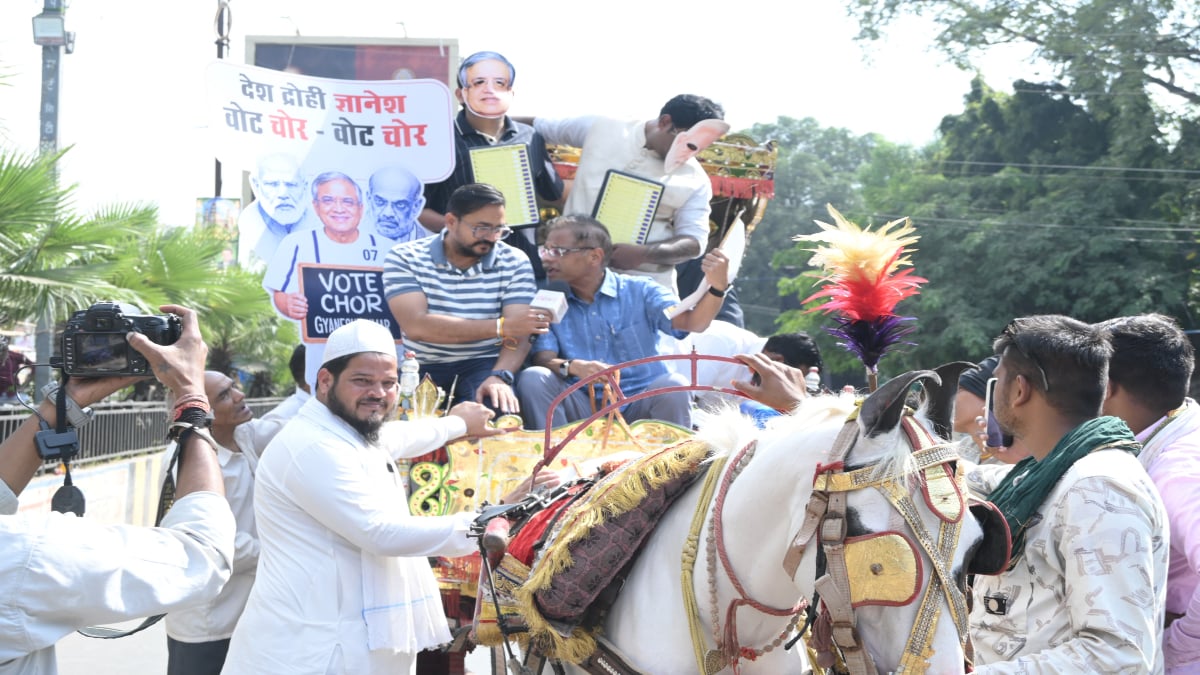 मुख्य चुनाव आयुक्त के इस्तीफे की मांग : JCCJ ने ‘ज्ञानू और जानू’ की निकाली बारात, अमित जोगी बोले – वोट चोरी को जनता नहीं करेगी बर्दाश्त