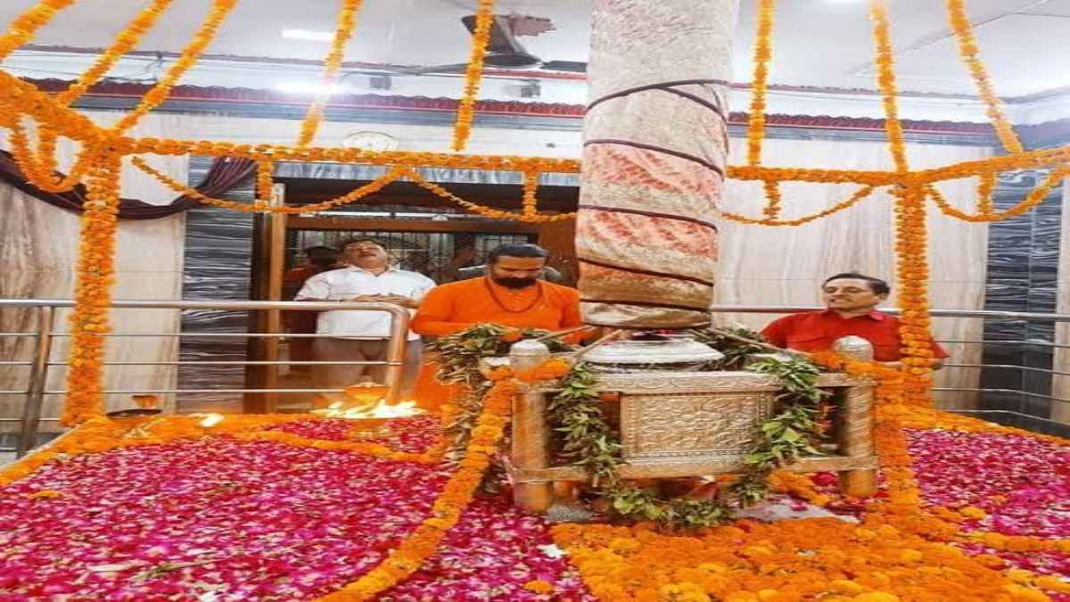 न मूर्ति, न प्रतिमा, इस शक्तिपीठ में पालने की होती है पूजा, नवरात्रि में नवविवाहित जोड़े मांगते हैं विशेष आशीर्वाद….