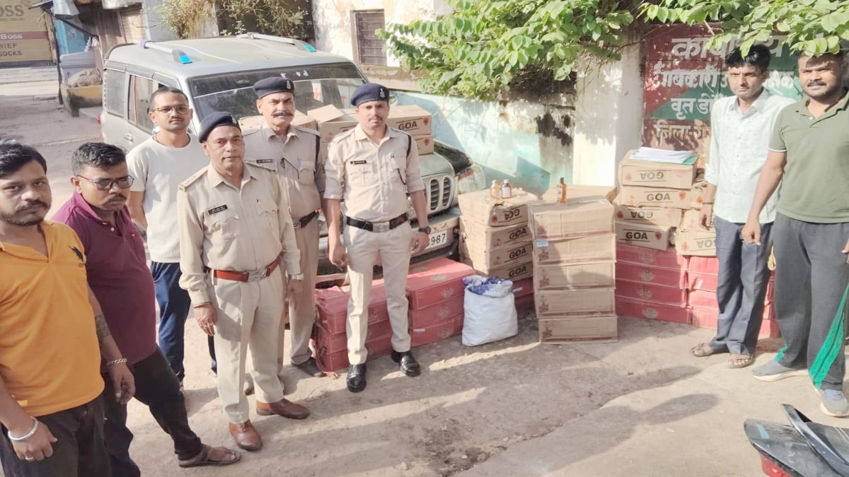 CG News : आबकारी विभाग की नाकेबंदी में 45 पेटी शराब और स्कॉर्पियो जब्त, गाड़ी छोड़कर भागे आरोपी